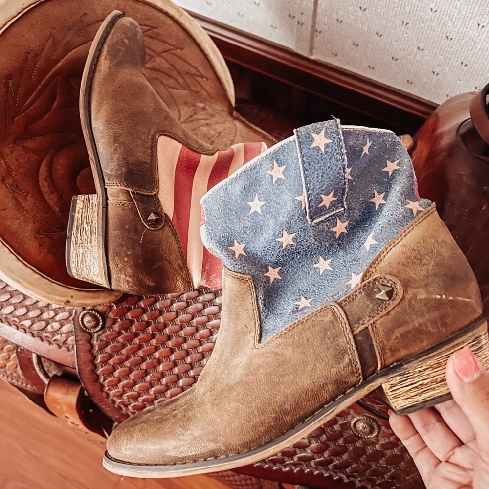 STERLING RIVER AMERICAN FLAG BOOTIES🇺🇸⭐️